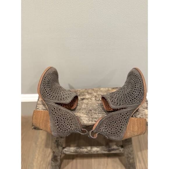 Jeffrey Campbell Taggart Perforated Suede Cutout Booties Taupe Grey 8.5 EUC - Picture 9 of 14
